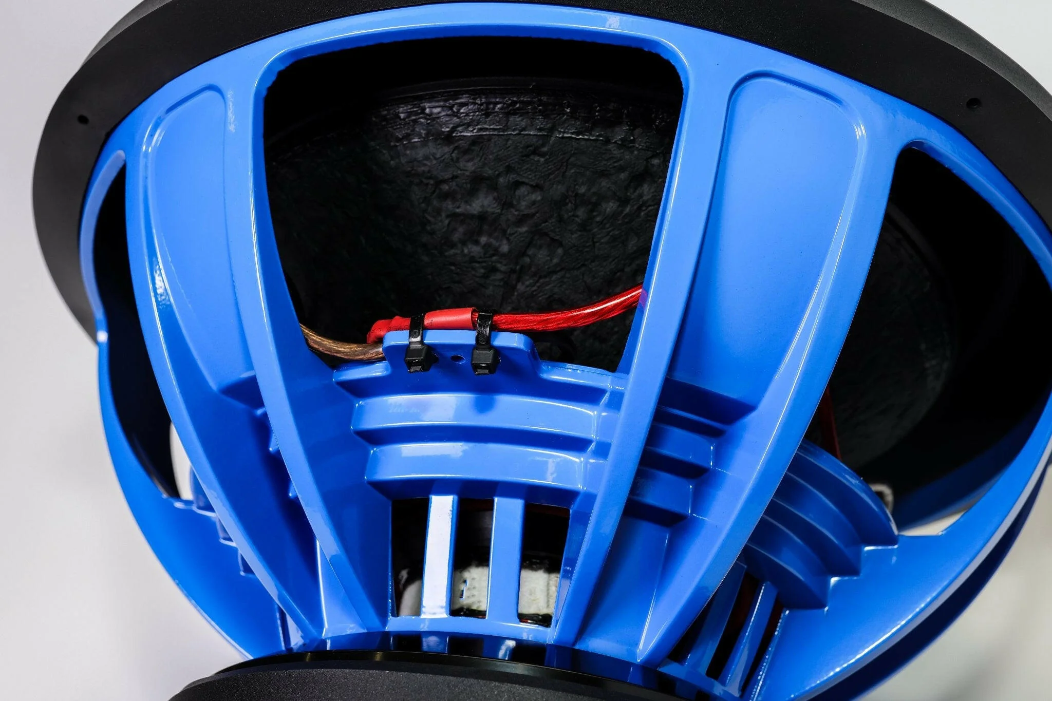 XMAXXX Monster 18″ Car Subwoofer | 4000 Watts RMS | Dual Voice Coil 1 Ohm or 2 Ohm - Image 4
